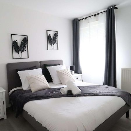 Frenchy By Plaza Apartment Serris Exterior photo